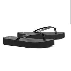 NWT Tory Burch Thin leather Strap Black Platform Flip Flop NIX 6, 7, 9 avail